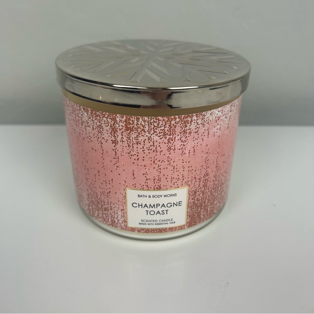 Bath & Body Works Champagne toast snow print scented candle 14.5 oz large